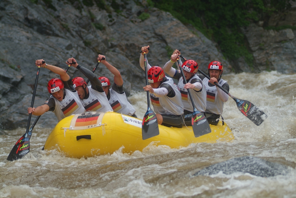 Strecke Kanu/Raft _ Kanufunyak Schaffhausen-Rüdlingen auf dem Rhein ...